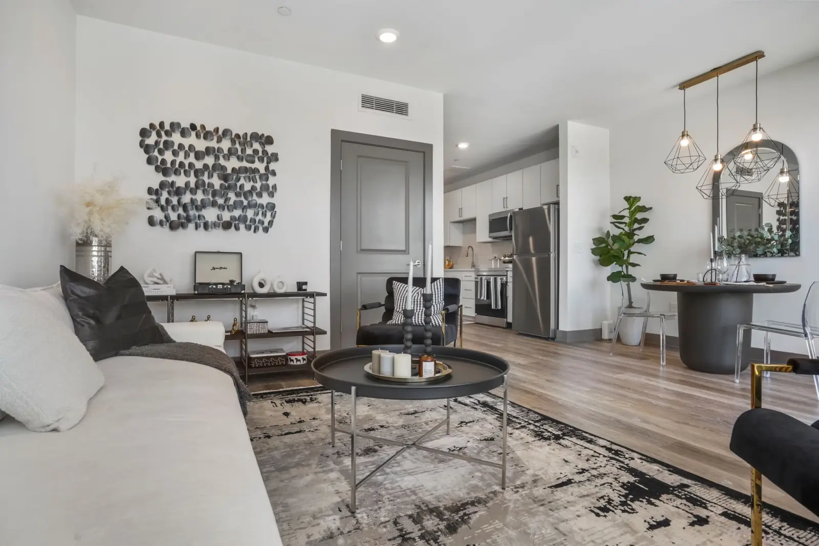 Castleberry Park living room - apartments near Mercedes Benz Stadium